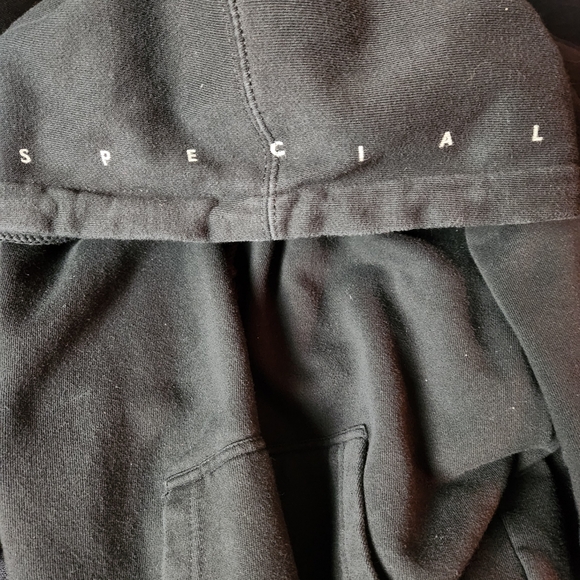 LIZZO Official Concert Tour Hoodie - Picture 4 of 4